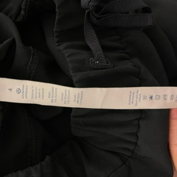 Lululemon - On the Fly 7/8 Length - Black - Size 4 - Picture 5 of 7